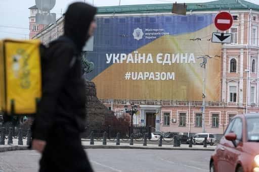 Popolna vojna z Rusijo ali priložnost za zamrznitev konflikta v Donbasu