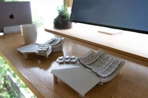 Glove80 tangentbord uppdelat i två delar