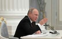 Putin trotsar västvärlden och beordrar trupper till Ukrainas rebellregioner