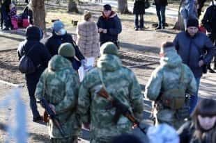 LPR: Kijev naseli skrajneže v hišah civilistov Zolote in Popasna