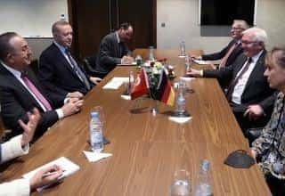 الرئيسان التركي والألماني يجتمعان في داكار