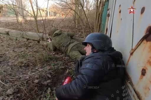 DPR sa att filmteamet på TV-kanalen Zvezda hamnade under beskjutning i Donbass