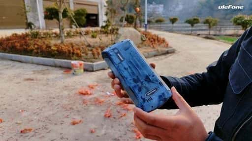 This is how an indestructible smartphone should be