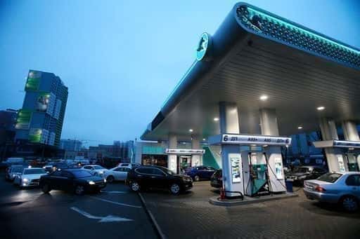 Queues formed at gas stations in Kiev