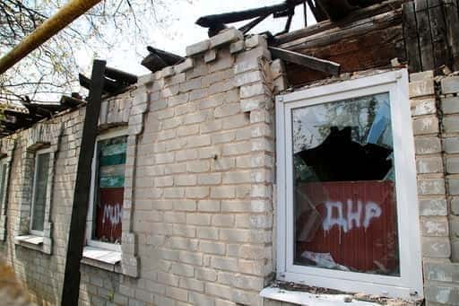 Pasechnik sa att Ukraina använder grads för att beskjuta bosättningar