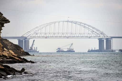 Källan sa att Ryssland tillfälligt har stoppat sjöfarten i Azovhavet