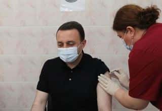 Garibashvili cree que las dosis de refuerzo de la vacuna no tienen sentido contra Omicron