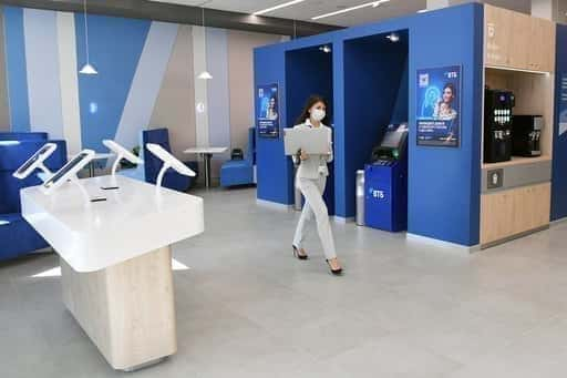 روسيا - تحولت سبيربنك و VTB و Alfa-Bank و Otkritie إلى العملاء