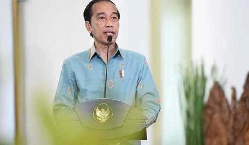 Le président Jokowi réprimande le directeur général de PLN à propos de la longue bureaucratie des licences...