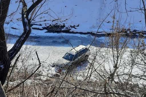 The car flew into the river after an accident in Gorno-Altaisk