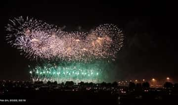 Arabia Saudita - Fuochi d'artificio e spettacoli di droni incantano il pubblico a Riyadh