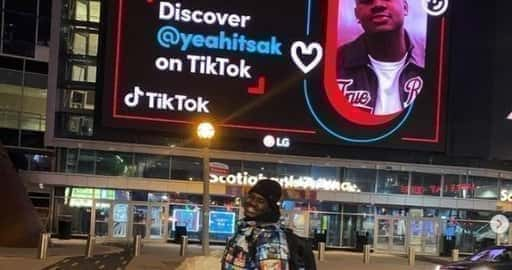 Kanada - Toronto hip-hop sanatçısı Akintoye, salgın can sıkıntısını şöhrete dönüştürmek için TikTok kullanıyor