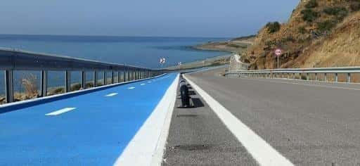 Rubate le barriere di ferro della pista ciclabile continua più lunga del mondo