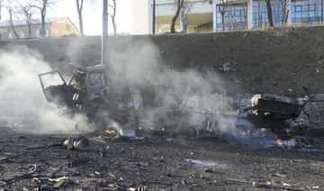LIVE: Russische troepen lanceren raketaanvallen op Oekraïense steden; president uitdagend
