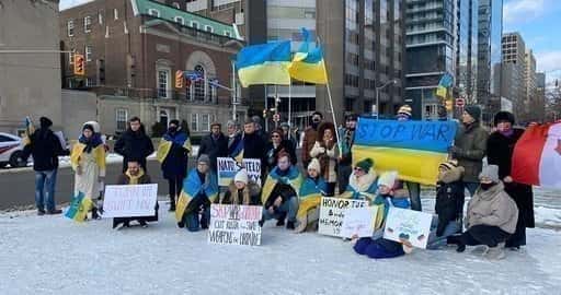 Канада - Демонстранты продолжают собираться в Торонто в эти выходные в поддержку Украины