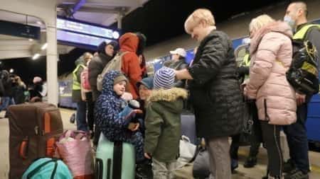 Z EÚ uteká viac ako 300 000 Ukrajincov