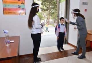 عدد المدارس والفصول الخاصة بالتعلم عن بعد المنشورة في أذربيجان