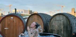 Wyjątkowy sposób na cieszenie się norweskim latem: kąpiel w największej na świecie...