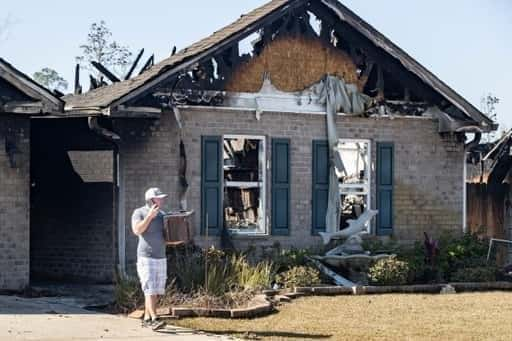 Gli incendi in Florida costringono centinaia di persone a evacuare le loro case