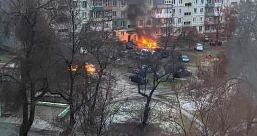 Ukrainer, die in einer belagerten Stadt gefangen sind, blockieren die Evakuierungsbemühungen