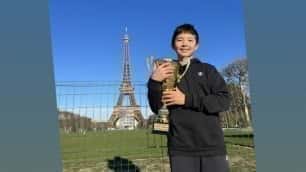Een jonge ster uit Kazachstan heeft voor de derde maand op rij de leiding in de kampioenschapsrace