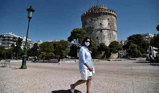 Grčija odpravlja obvezna pravila za maske na prostem. Ruska nafta se spotakne, Amerika se obrača na Venezuelo Nato daje zeleno luč za pošiljanje bojnih letal v Ukrajino
