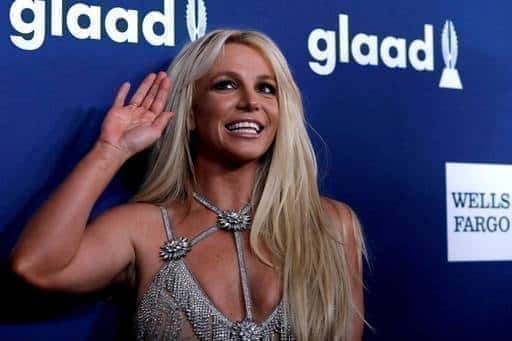 Britney Spears pose à nouveau nue sur la plage : Je prévois d'avoir des bébés en Polynésie