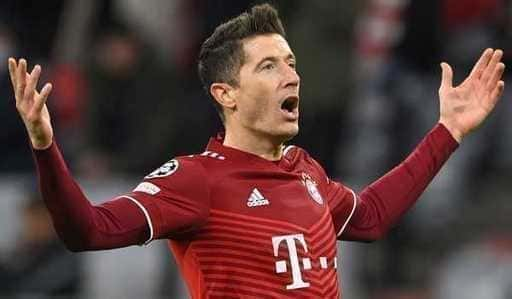 Tripletta in 23 minuti, Lewandowski fa la storia della Champions League