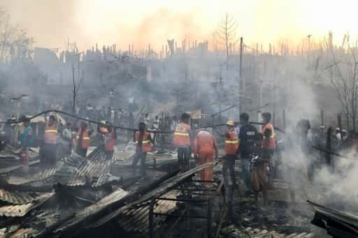 В результате пожара в лагере рохинджа в Бангладеш погиб мальчик, 2000 человек остались без крова