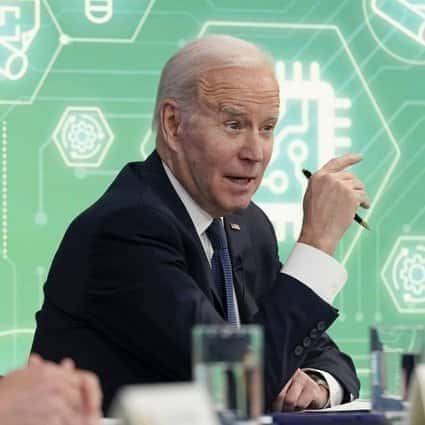 Biden drängt den US-Kongress, ein Gesetz zur Finanzierung von Technologie fertigzustellen und mit China zu konkurrieren