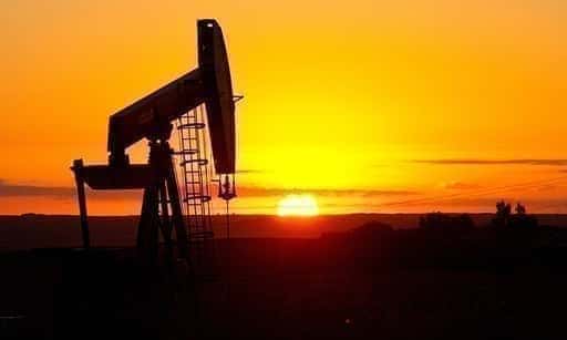 Oljepriserna är fortsatt höga när Ryssland hotar att minska Europas gas