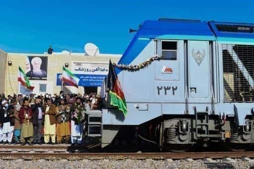 Irán rokuje s Talibanom o obnovení ambiciózneho železničného projektu