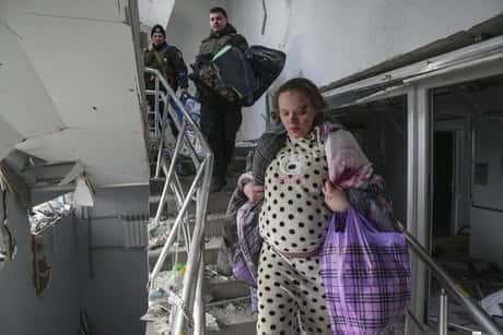 V napadu na ukrajinsko bolnišnico 3 ubitih, 17 ranjenih, pravijo uradniki