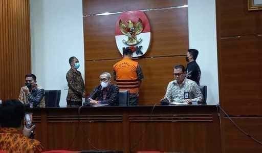 KPK nomina il direttore di PT Kediri Putra sospettato di corruzione per l'ex reggente di Tulungagung