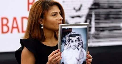 Canadá - El bloguero Raif Badawi es liberado de una prisión saudita, dice su esposa que vive en Quebec
