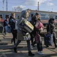 La crisi in Ucraina mette in luce la storia dell'Europa nel trattare alcuni rifugiati in modo diverso