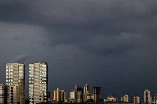 Deszcz wczesnym rankiem pozostawia co najmniej 14 punktów powodzi w São Paulo