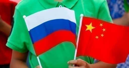La Russie affirme que près de la moitié de ses réserves sont gelées et compte sur ses liens avec la Chine
