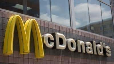 ماكدونالدز وستاربكس وبيبسيكو وكوكا كولا تعلق أعمالها في روسيا