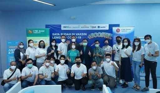 Банк CTBC в Индонезии проводит повторную вакцинацию сотрудников и членов их семей