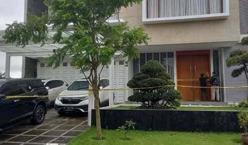 Полиция конфисковала дом Безумно Богатого Дони Салманана в Бандунге.