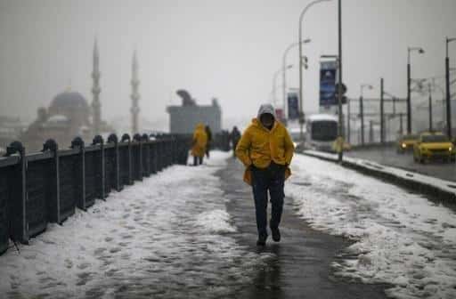 'Koude golf, zware sneeuwval om Istanbul te verlaten'