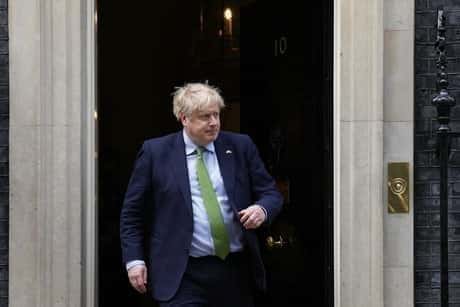 Mellanöstern - Storbritanniens Johnson besöker Saudiarabien för oljeförsörjningssamtal