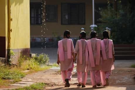 Las prohibiciones del hiyab profundizan las líneas divisorias entre hindúes y musulmanes en un estado indio