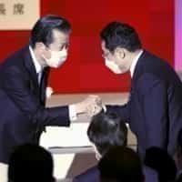 Japonsko - Kishida znepokojený LDP príliš uvoľnený pred voľbami do hornej komory