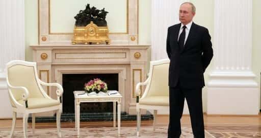 Rusland kan de sancties van het Westen weerstaan, zegt Poetin terwijl de oorlog in Oekraïne voortduurt