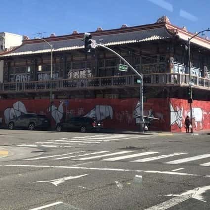 Čínska štvrť v Oaklande sa pomaly spamätáva z uzavretia Covid-19, protiázijských útokov