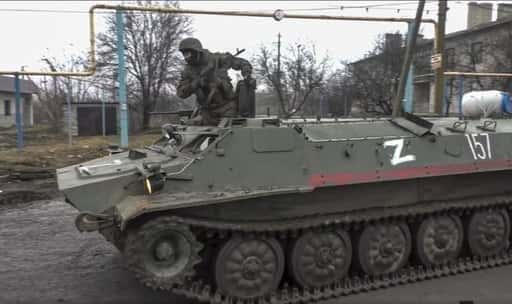 los chechenos limpian Mariupol; Un convoy militar de Bielorrusia se dirigió a la frontera.