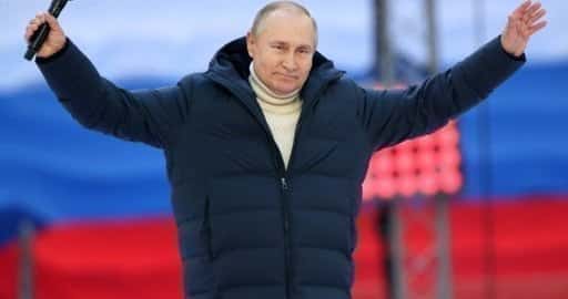 Rusia prevalecerá en Ucrania, proclama Vladimir Putin ante miles en un mitin en Moscú