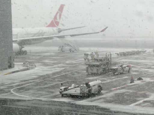 Sneeuwval teistert Istanbul opnieuw, land onder nieuwe koudegolf